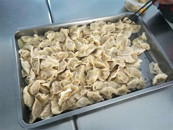 青島大世腳輪有限公司&ldquo;元旦吃餃子 情暖職工心&rdquo;